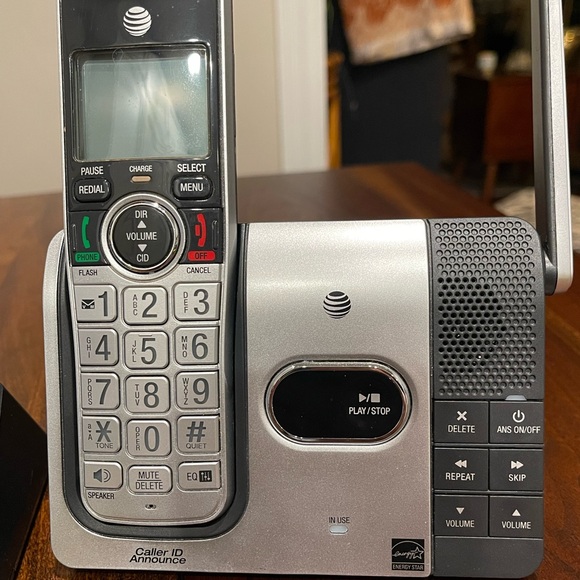 ATT CL82414 3 Handset Cordless Answering System extra handset - Picture 11 of 16